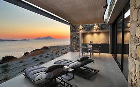 Echoes Milos
